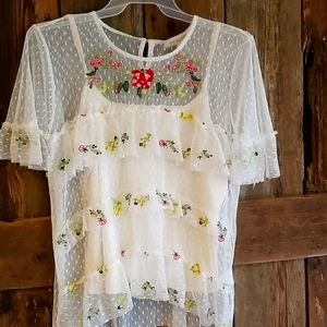 NWT Embroidered lace top